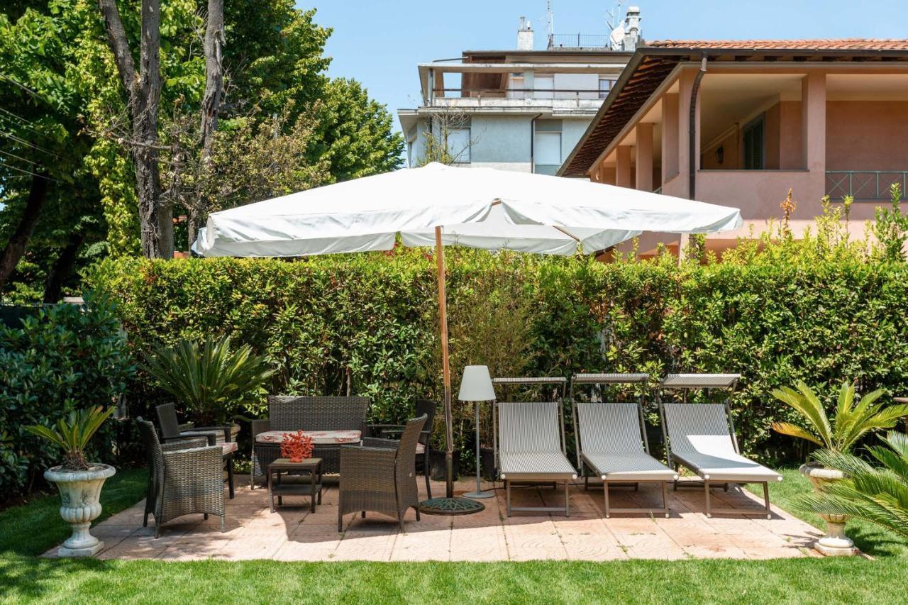 Villa Diletta B&B Форте дей Марми Екстериор снимка