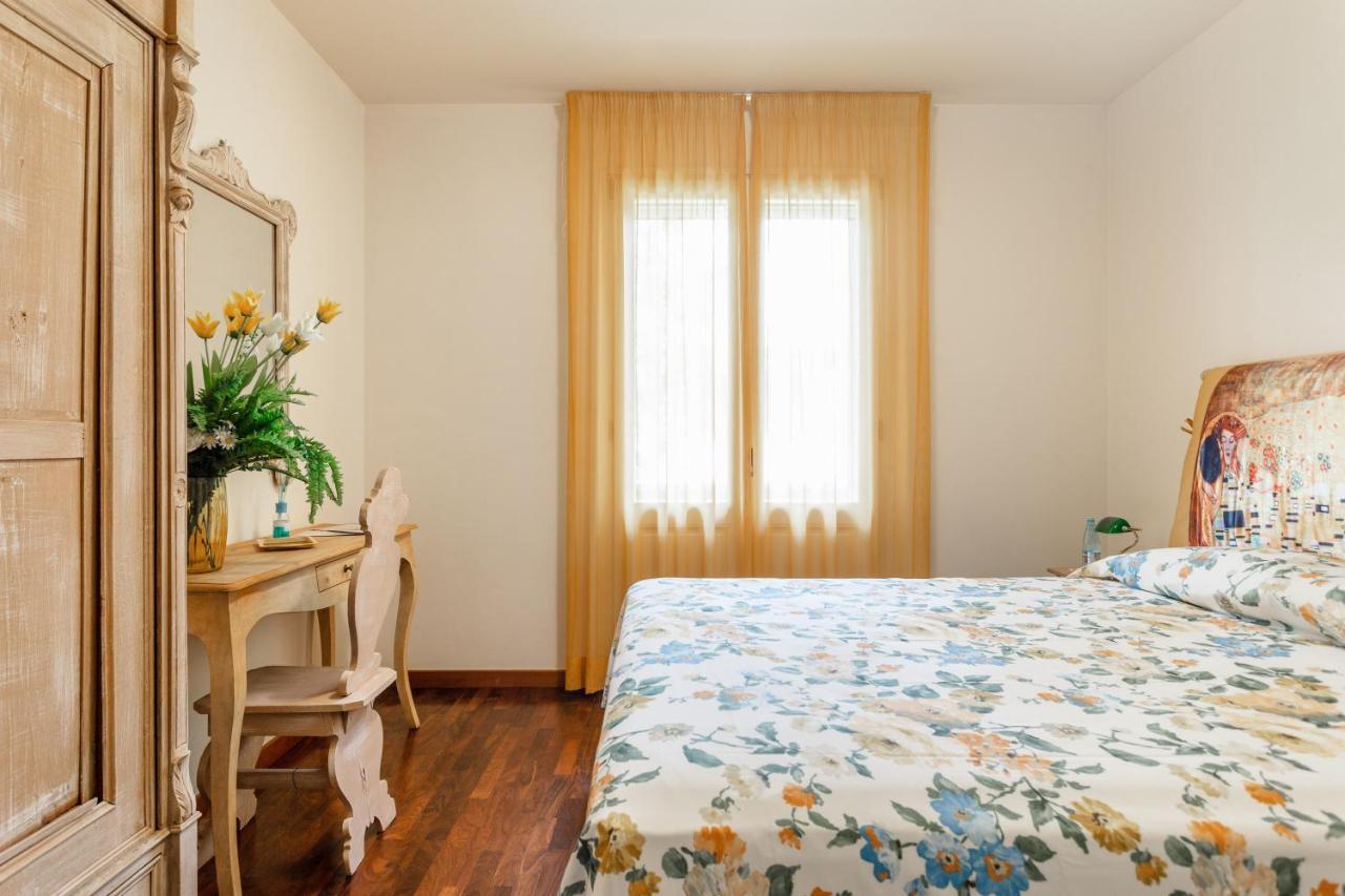 Villa Diletta B&B Форте дей Марми Екстериор снимка